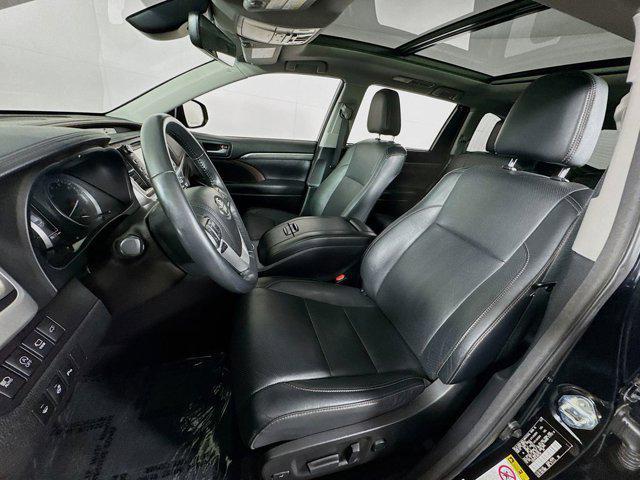 used 2018 Toyota Highlander car, priced at $26,995