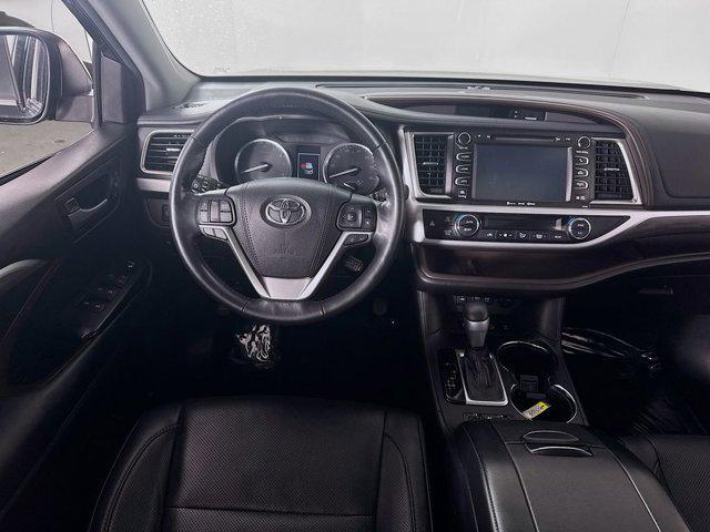 used 2018 Toyota Highlander car, priced at $26,995