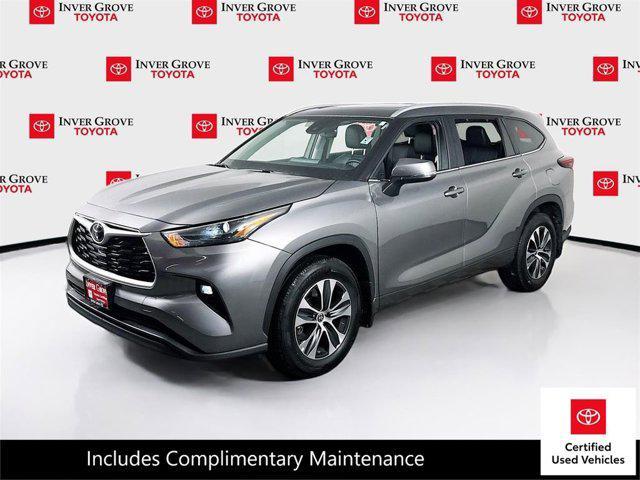 used 2025 Toyota Highlander car, priced at $43,995