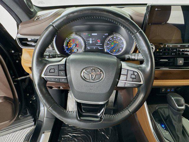 used 2022 Toyota Highlander Hybrid car, priced at $37,995