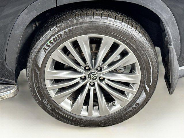used 2022 Toyota Highlander Hybrid car, priced at $37,995