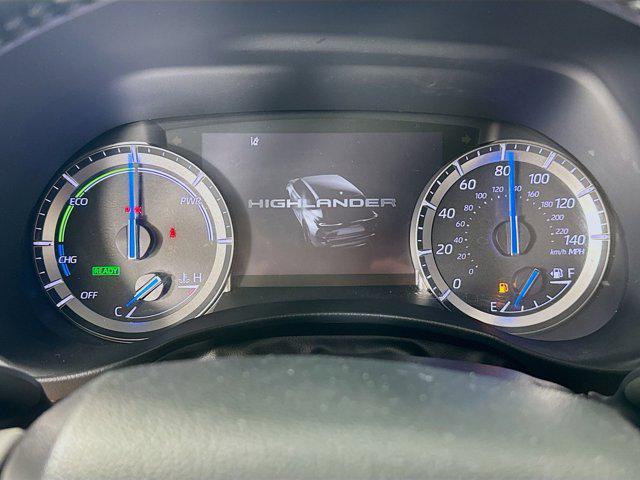 used 2022 Toyota Highlander Hybrid car, priced at $37,995
