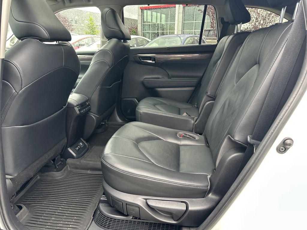 used 2020 Toyota Highlander Hybrid car, priced at $34,953