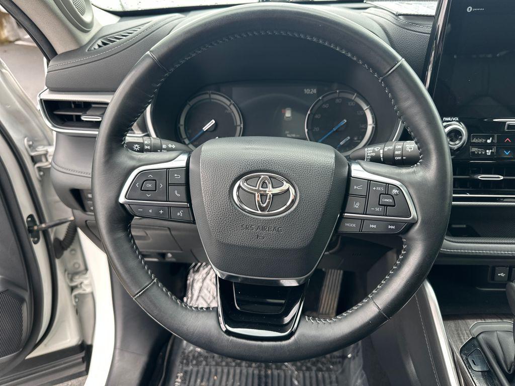 used 2020 Toyota Highlander Hybrid car, priced at $34,953