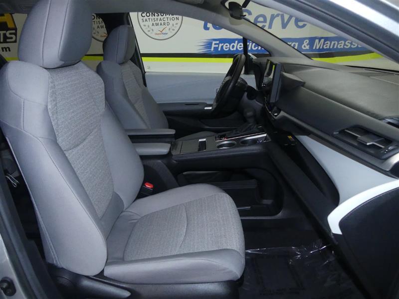 used 2025 Toyota Sienna car, priced at $37,900