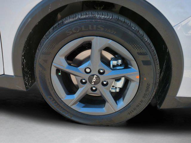 new 2025 Kia K4 car, priced at $22,671