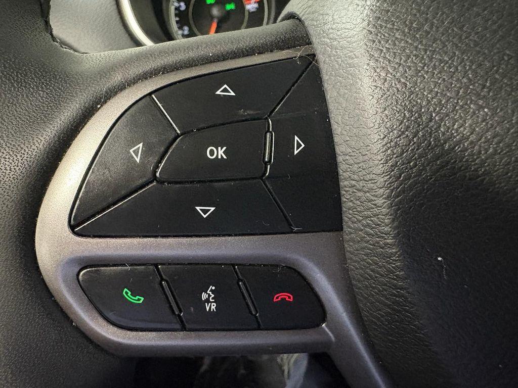 used 2022 Jeep Cherokee car, priced at $24,791