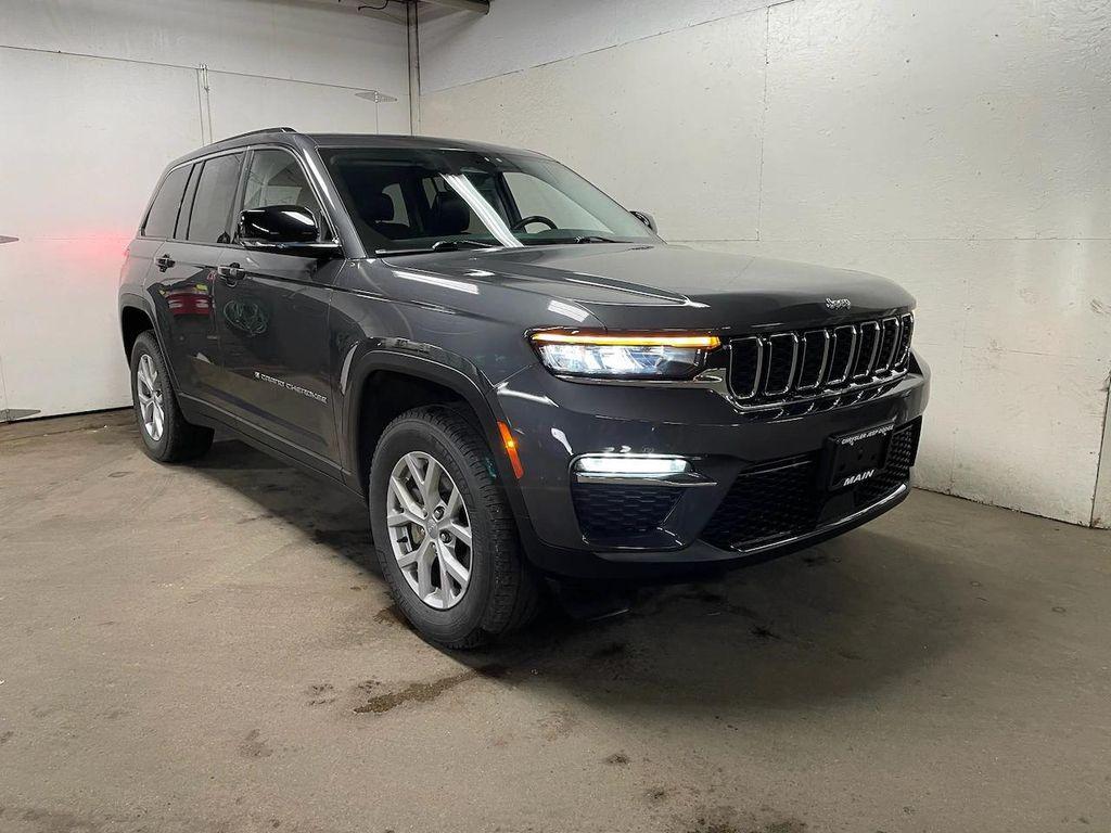 used 2022 Jeep Grand Cherokee car, priced at $32,507