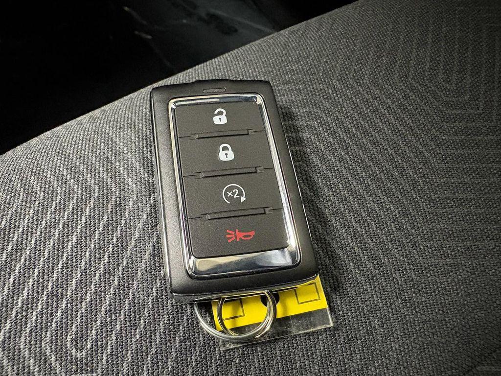 new 2026 Jeep Cherokee car, priced at $40,290