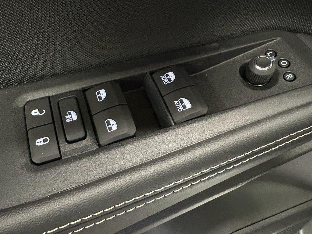 new 2026 Jeep Cherokee car, priced at $40,290