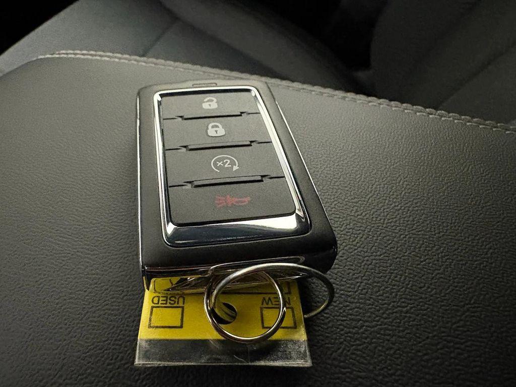 new 2026 Jeep Cherokee car, priced at $40,785