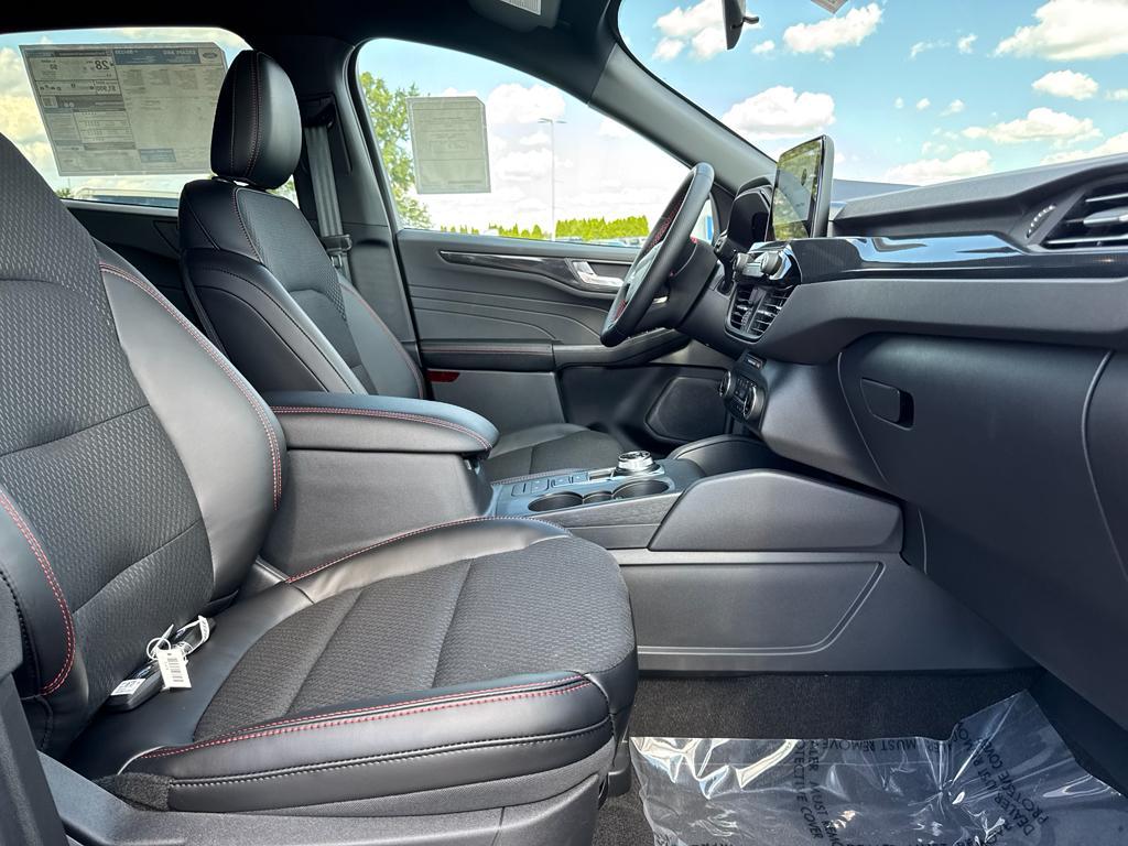 new 2025 Ford Escape car, priced at $33,149