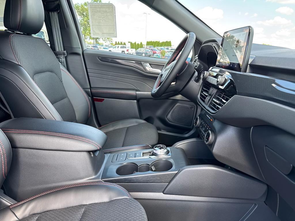 new 2025 Ford Escape car, priced at $33,149