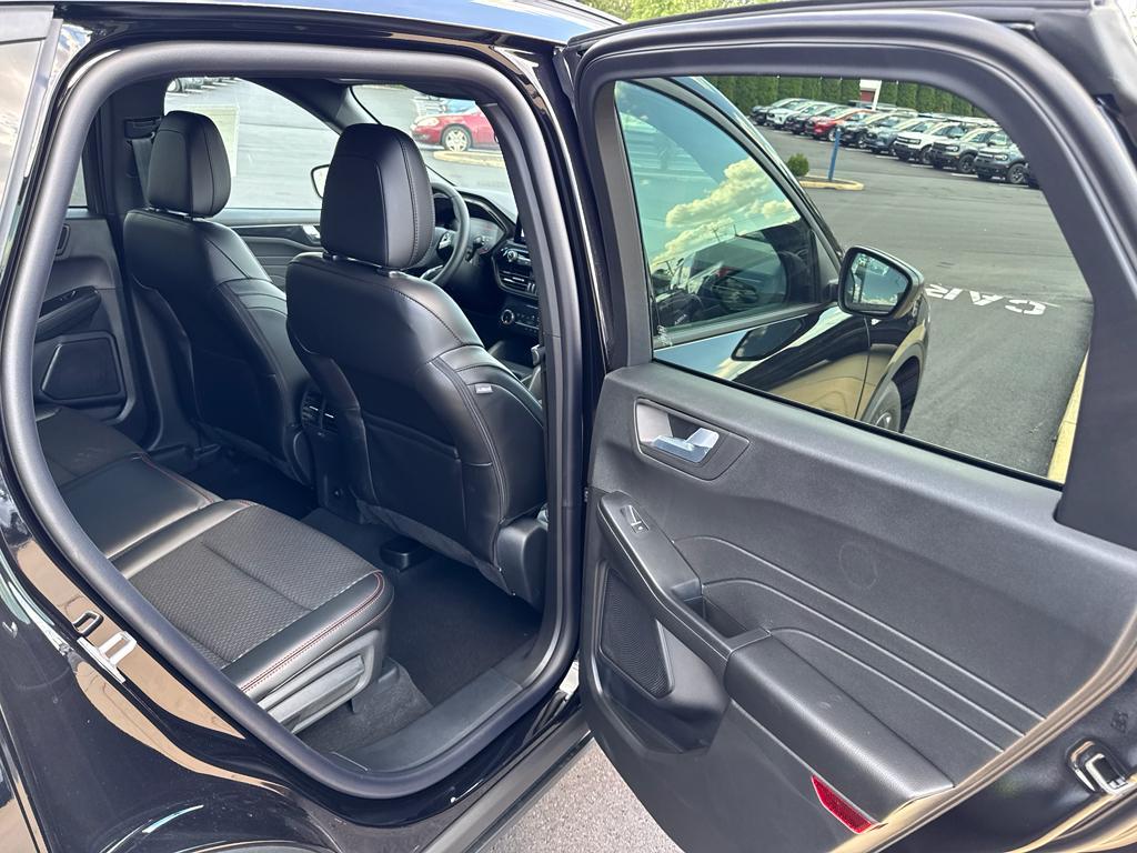 new 2025 Ford Escape car, priced at $33,149