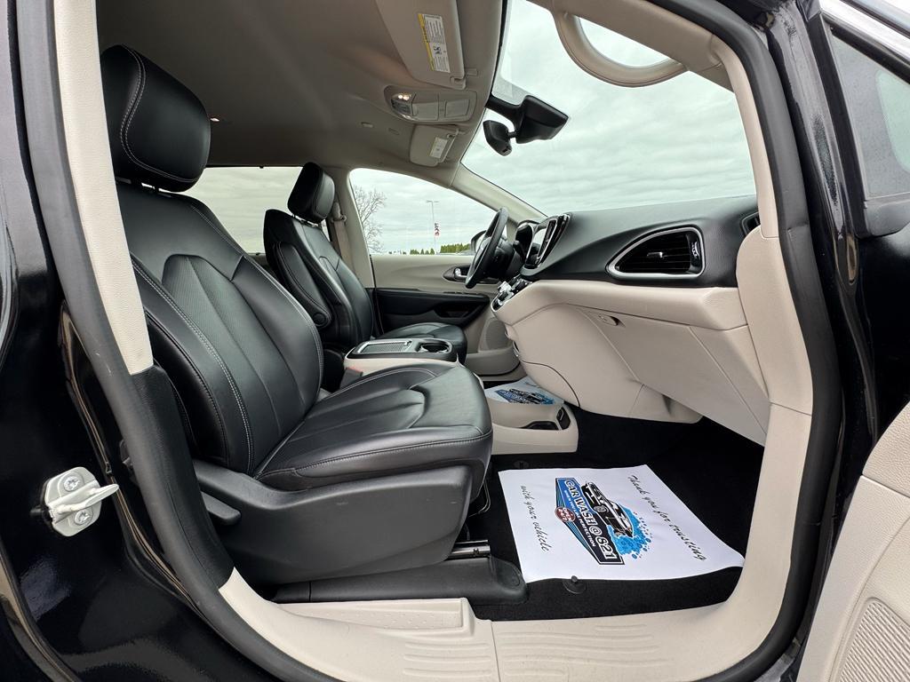 used 2023 Chrysler Pacifica car, priced at $29,760