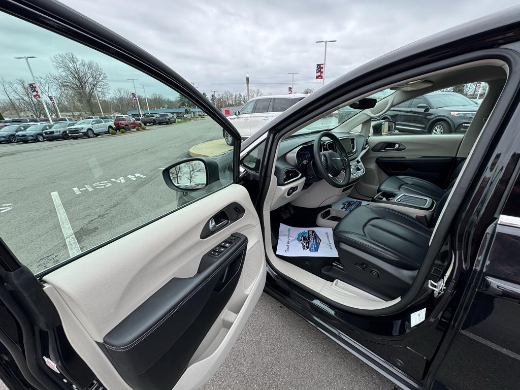used 2023 Chrysler Pacifica car, priced at $29,760