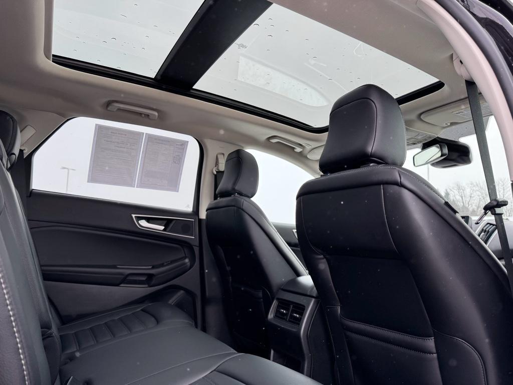 used 2024 Ford Edge car, priced at $29,922