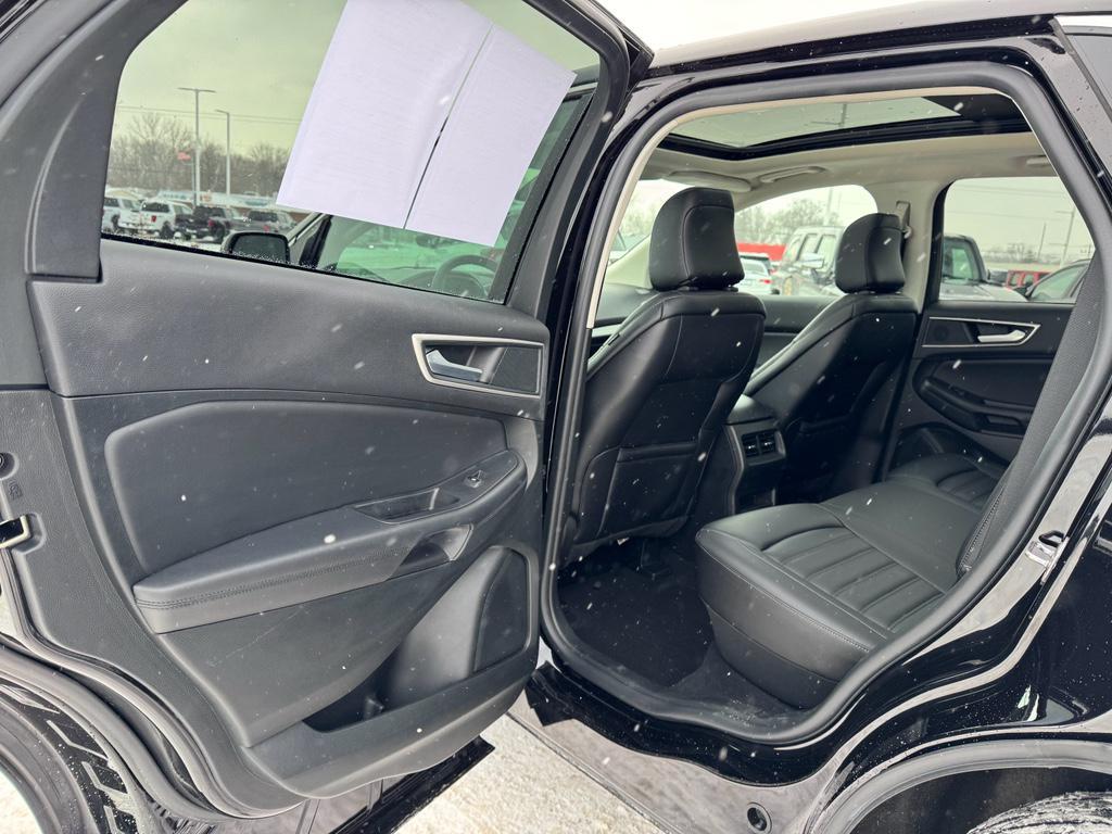 used 2024 Ford Edge car, priced at $29,922