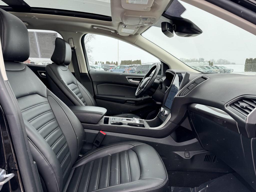 used 2024 Ford Edge car, priced at $29,922