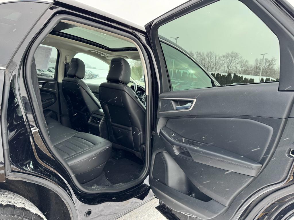 used 2024 Ford Edge car, priced at $29,922
