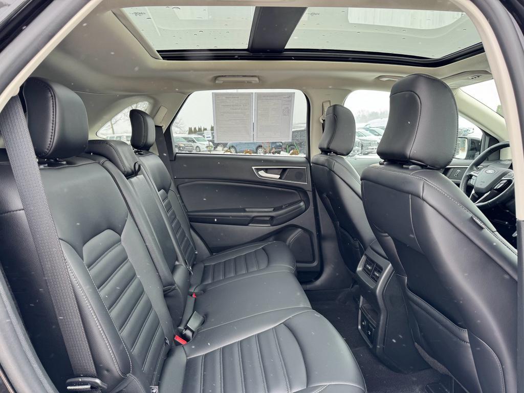 used 2024 Ford Edge car, priced at $29,922