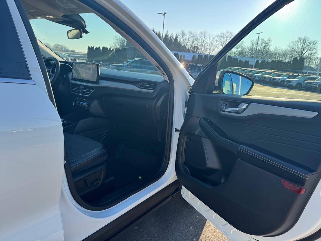 used 2023 Ford Escape car, priced at $30,405