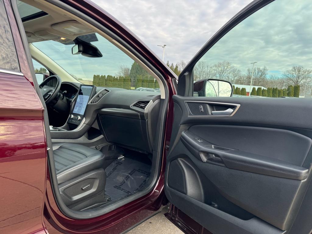 used 2022 Ford Edge car, priced at $25,559