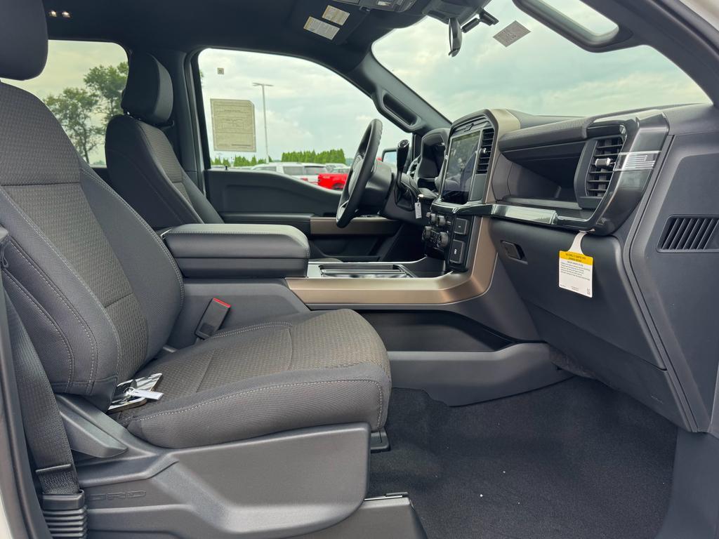 new 2025 Ford F-150 car, priced at $50,252