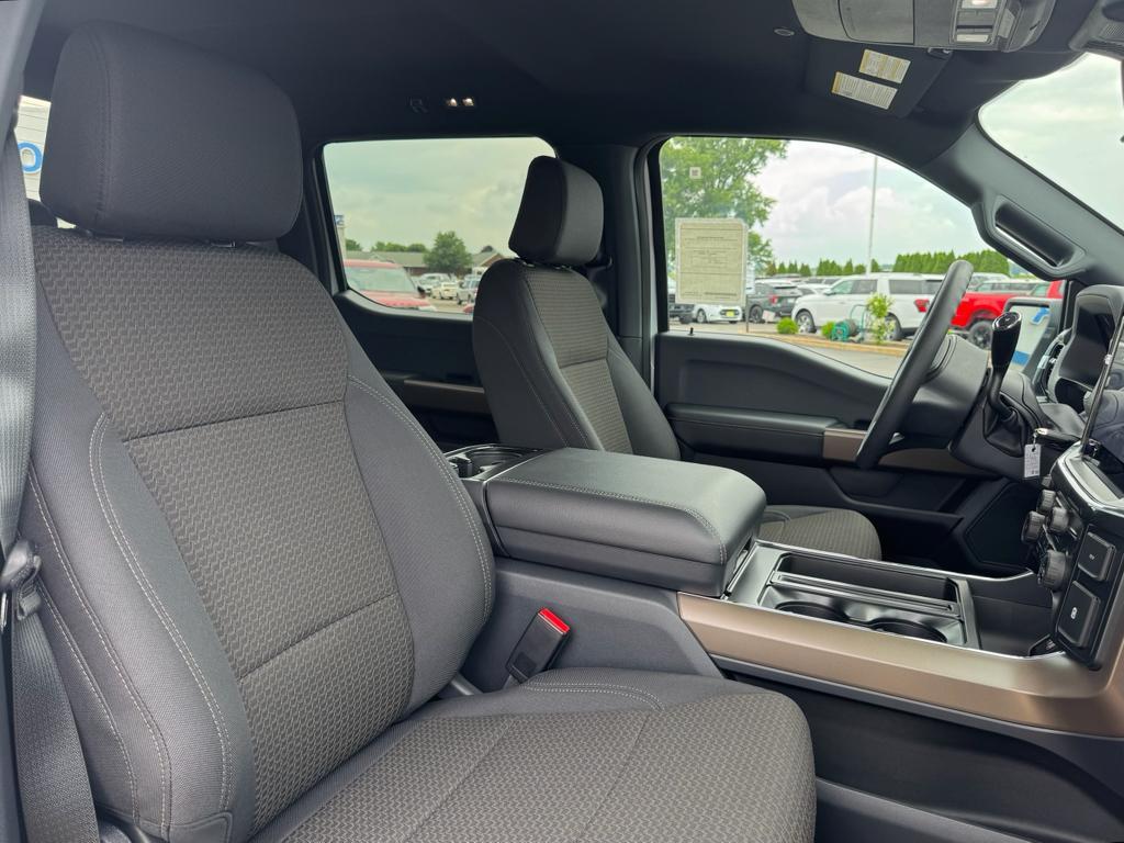 new 2025 Ford F-150 car, priced at $50,252