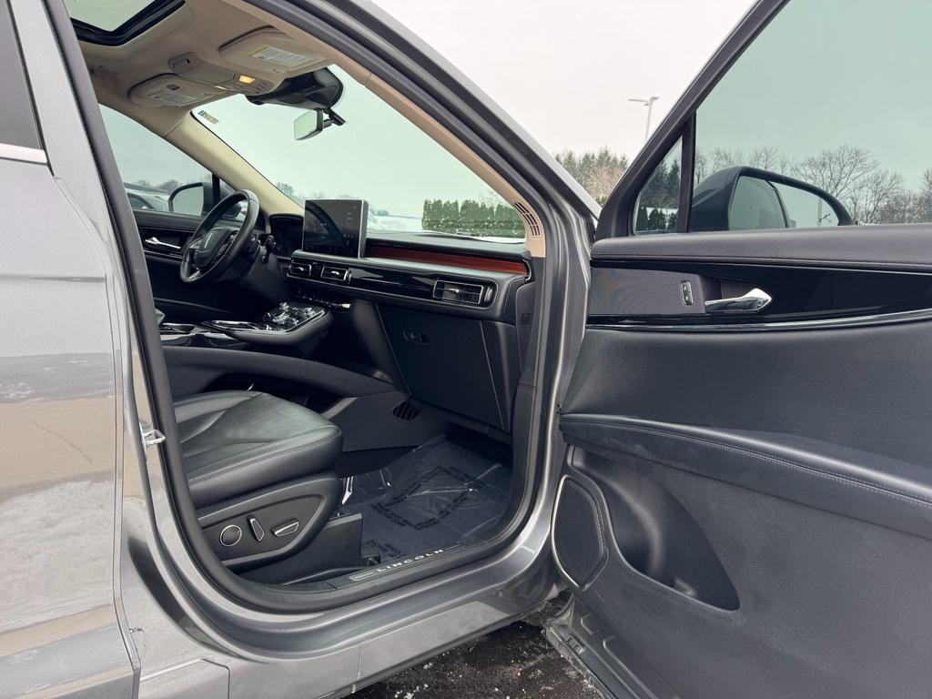 used 2022 Lincoln Nautilus car, priced at $32,783