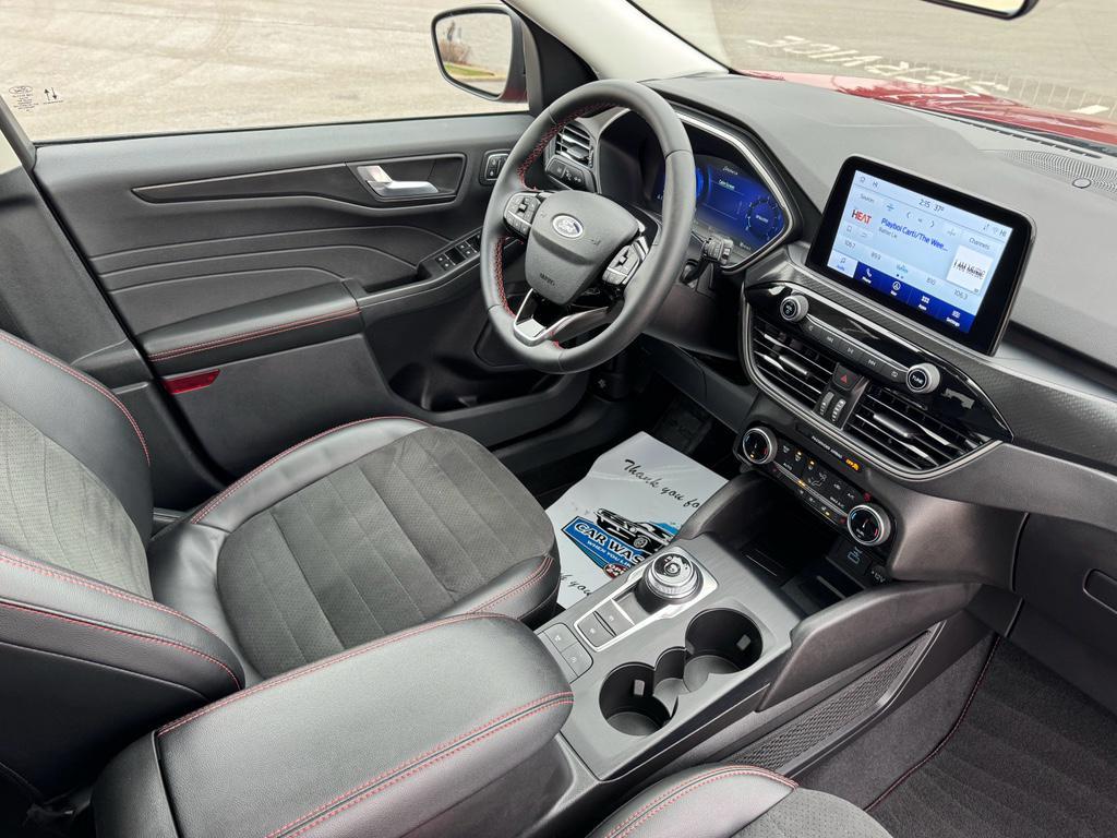 used 2022 Ford Escape car, priced at $25,633