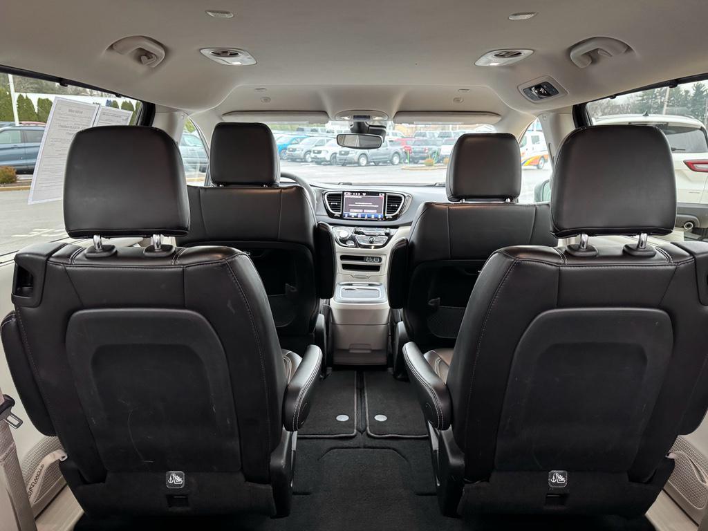 used 2023 Chrysler Pacifica car, priced at $25,834