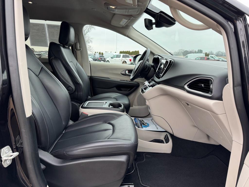 used 2023 Chrysler Pacifica car, priced at $25,834