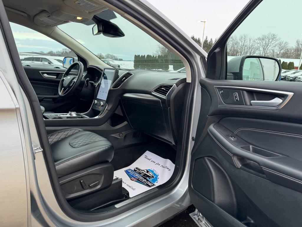 used 2024 Ford Edge car, priced at $25,019