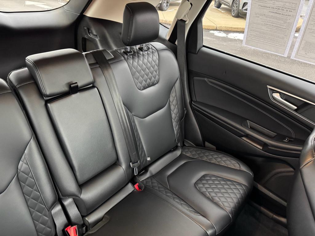 used 2024 Ford Edge car, priced at $25,019