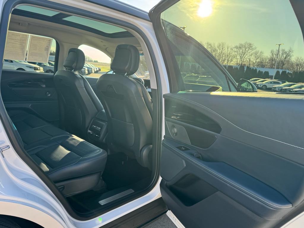 used 2024 Lincoln Nautilus car, priced at $51,997