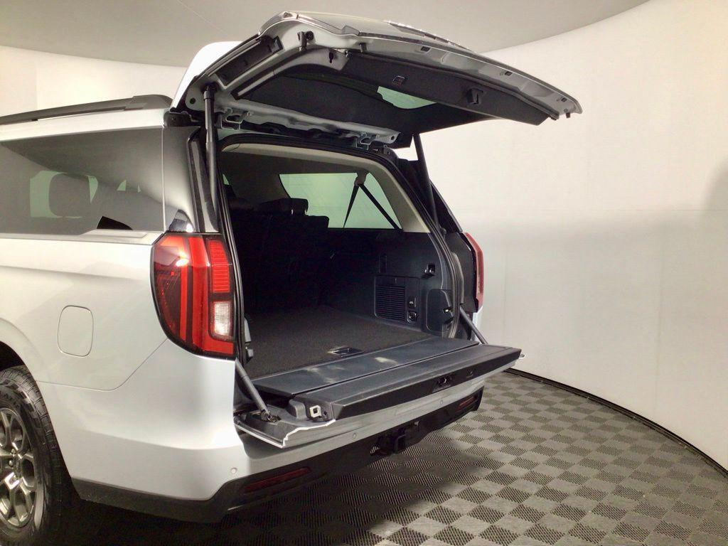 new 2026 Ford Expedition Max car, priced at $75,777