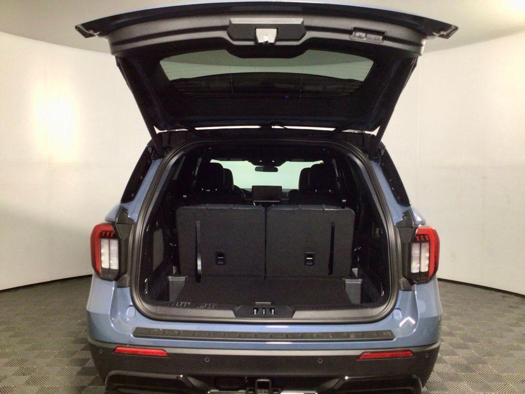 new 2025 Ford Explorer car, priced at $46,500