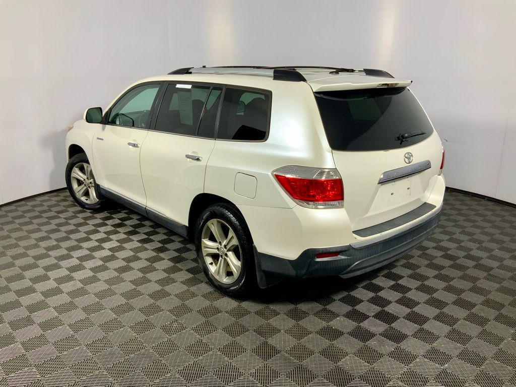 used 2013 Toyota Highlander car, priced at $10,787