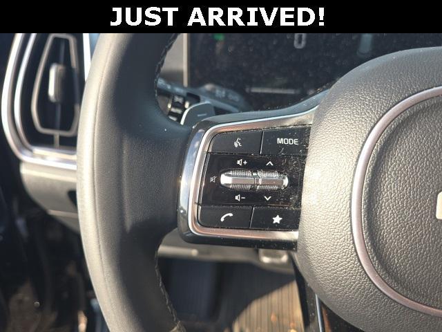 used 2025 Kia Sorento Hybrid car, priced at $35,000