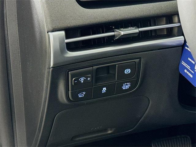 new 2026 Hyundai TUCSON Hybrid car, priced at $44,505