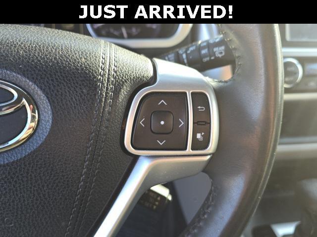 used 2016 Toyota Highlander car, priced at $21,451