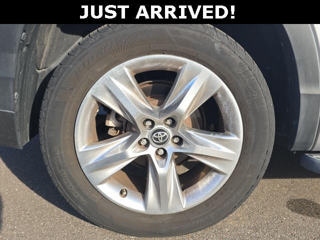 used 2016 Toyota Highlander car, priced at $21,451