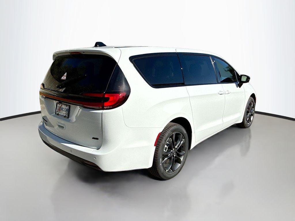 new 2026 Chrysler Pacifica car, priced at $44,205