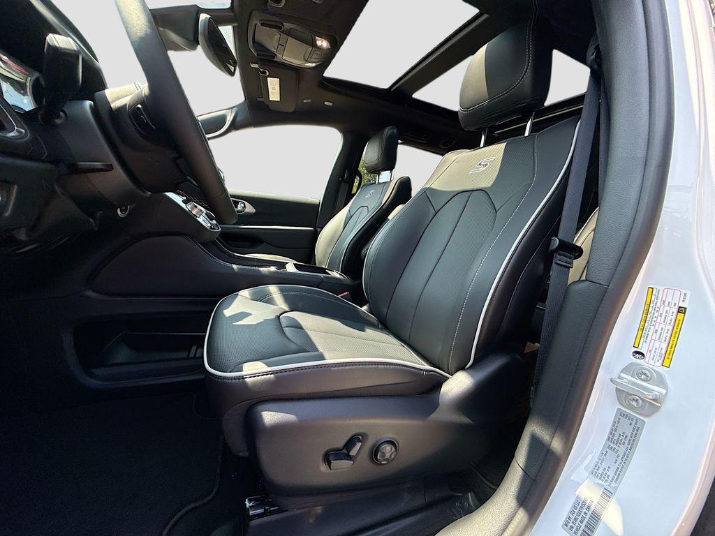 new 2026 Chrysler Pacifica car