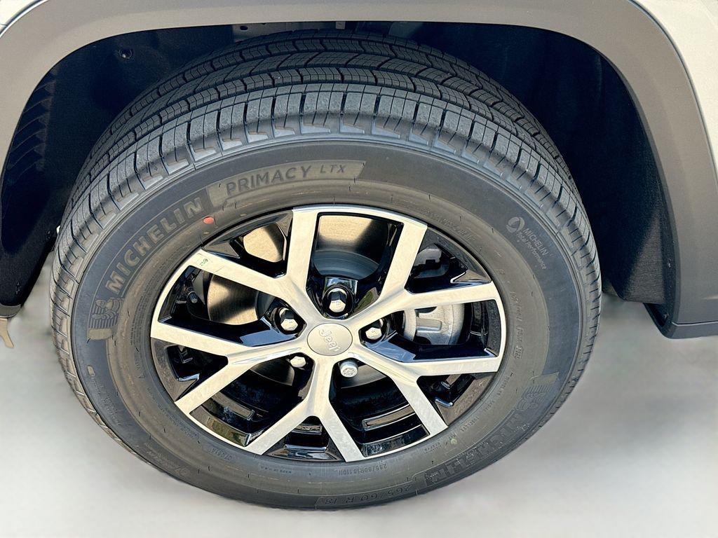 new 2025 Jeep Grand Cherokee L car, priced at $45,000