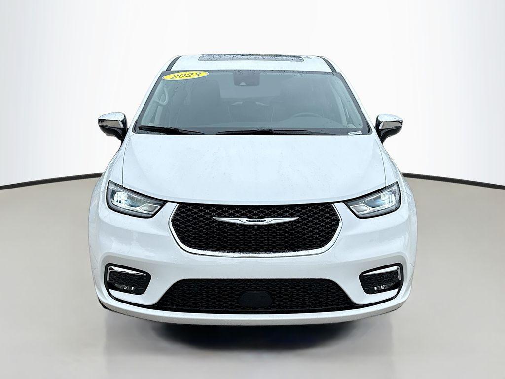 used 2023 Chrysler Pacifica Hybrid car, priced at $33,500