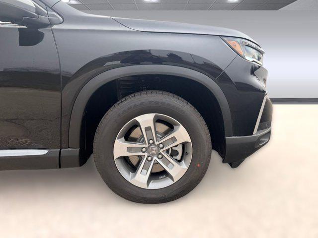 new 2025 Honda Pilot car, priced at $44,321