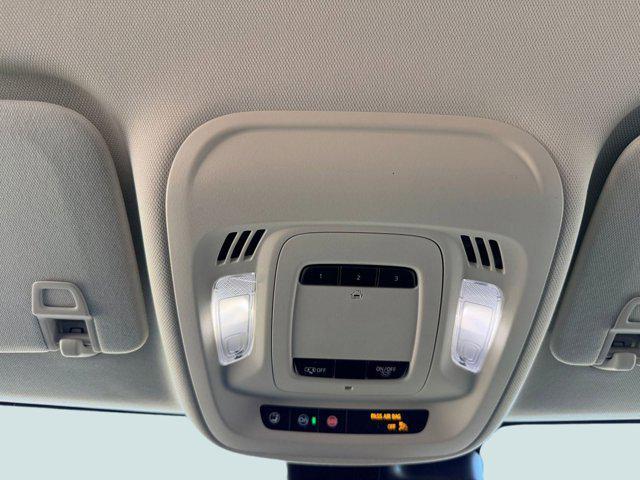 used 2022 Buick Envision car, priced at $24,999