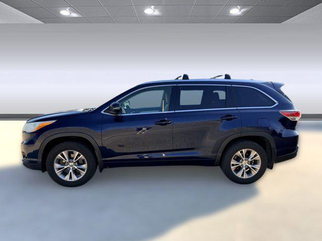 used 2015 Toyota Highlander car, priced at $11,999